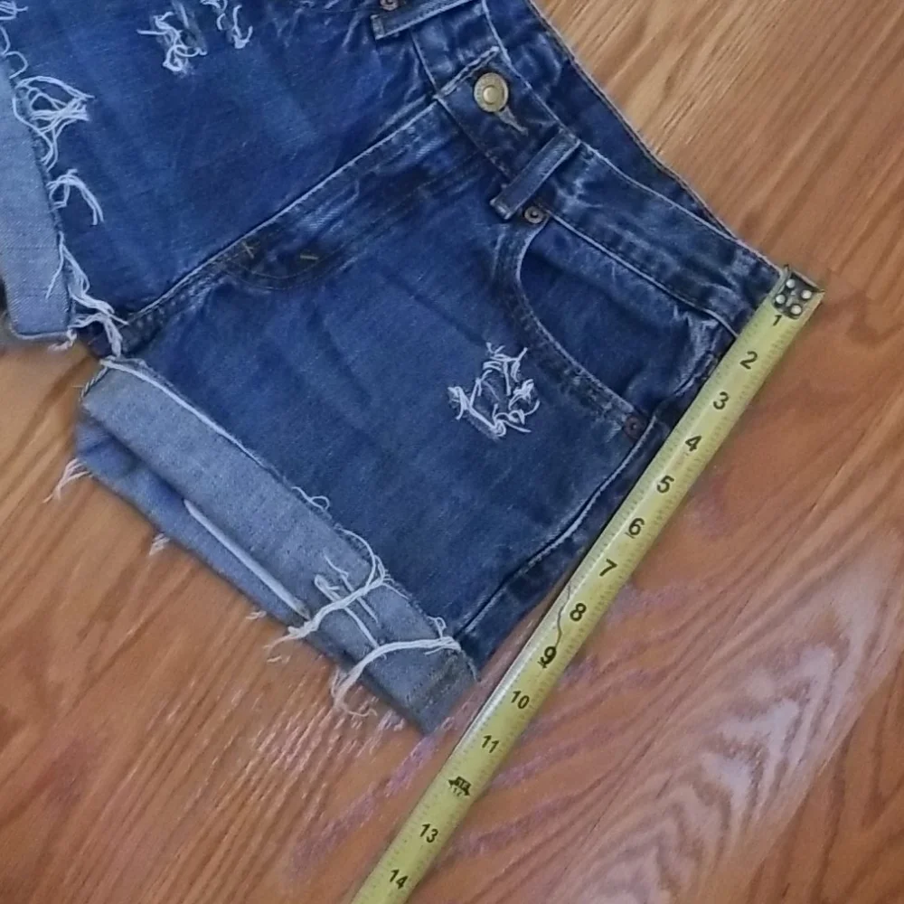 Levis excellent use